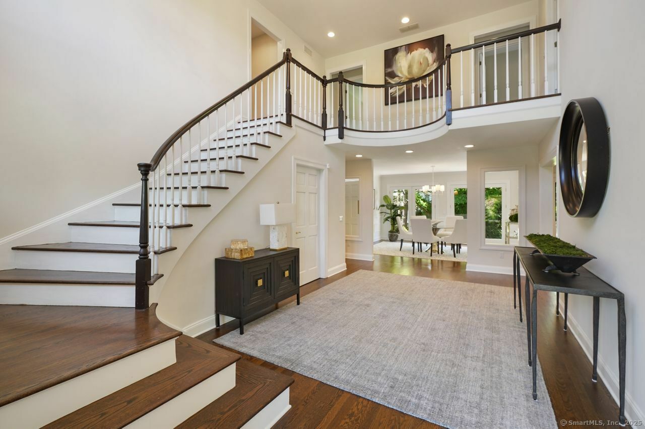 Property Photo: 7 Sherwood Farms Lane CT 06880