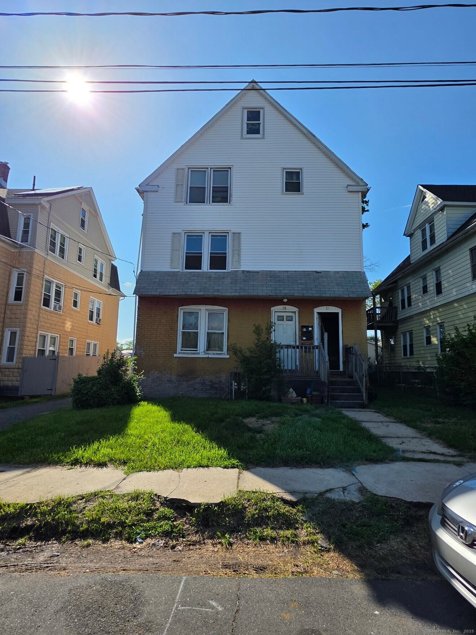 Property Photo: 19 Wakefield Court CT 06053