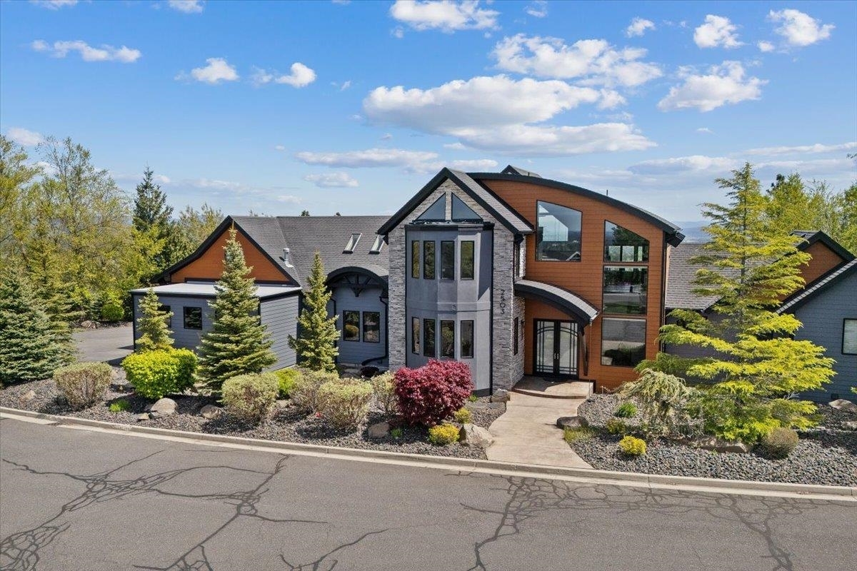 Property Photo: 2503 S Thierman Ln WA 99223