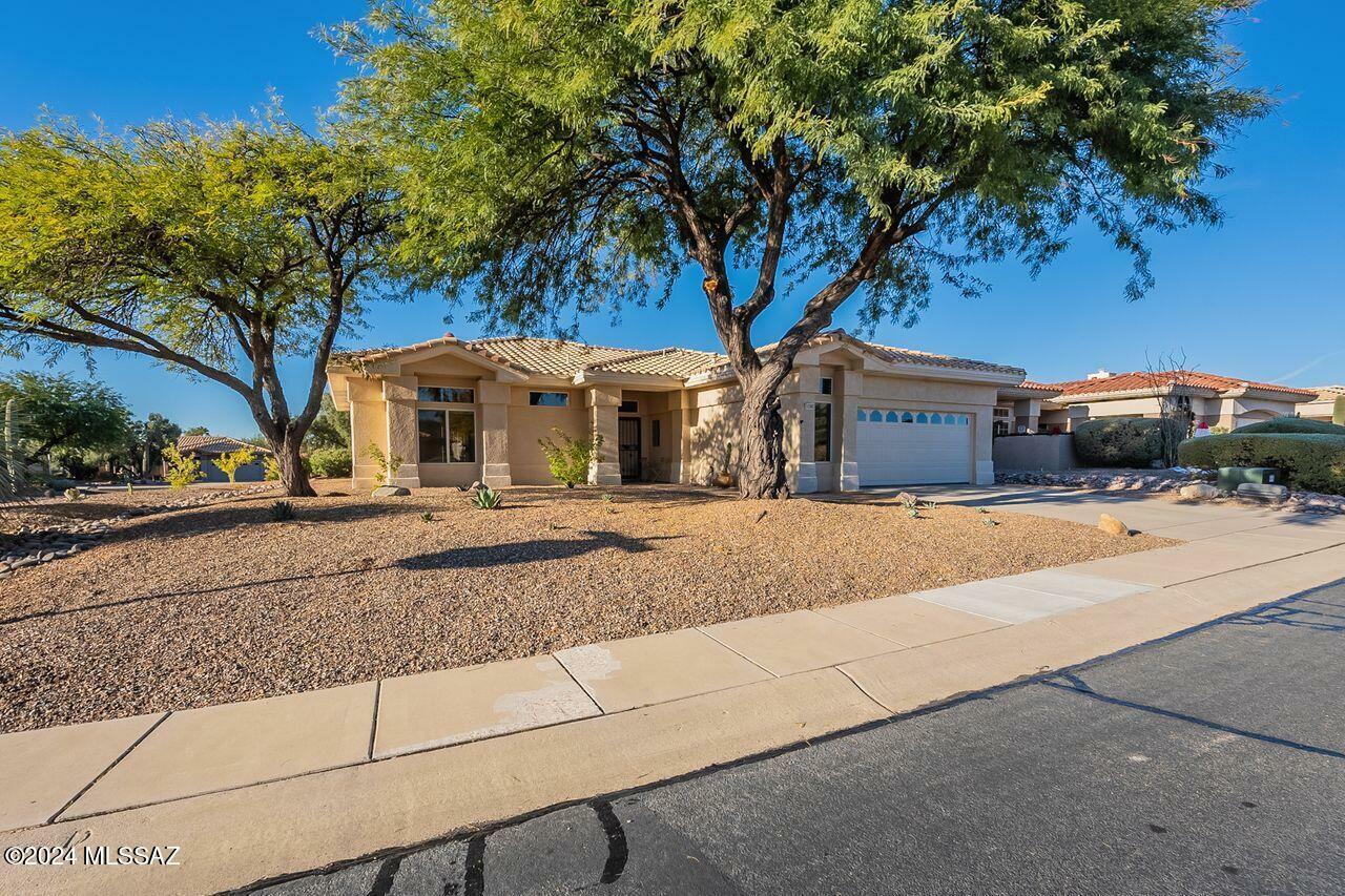 Property Photo: 14709 N Silver Hawk Drive AZ 85755