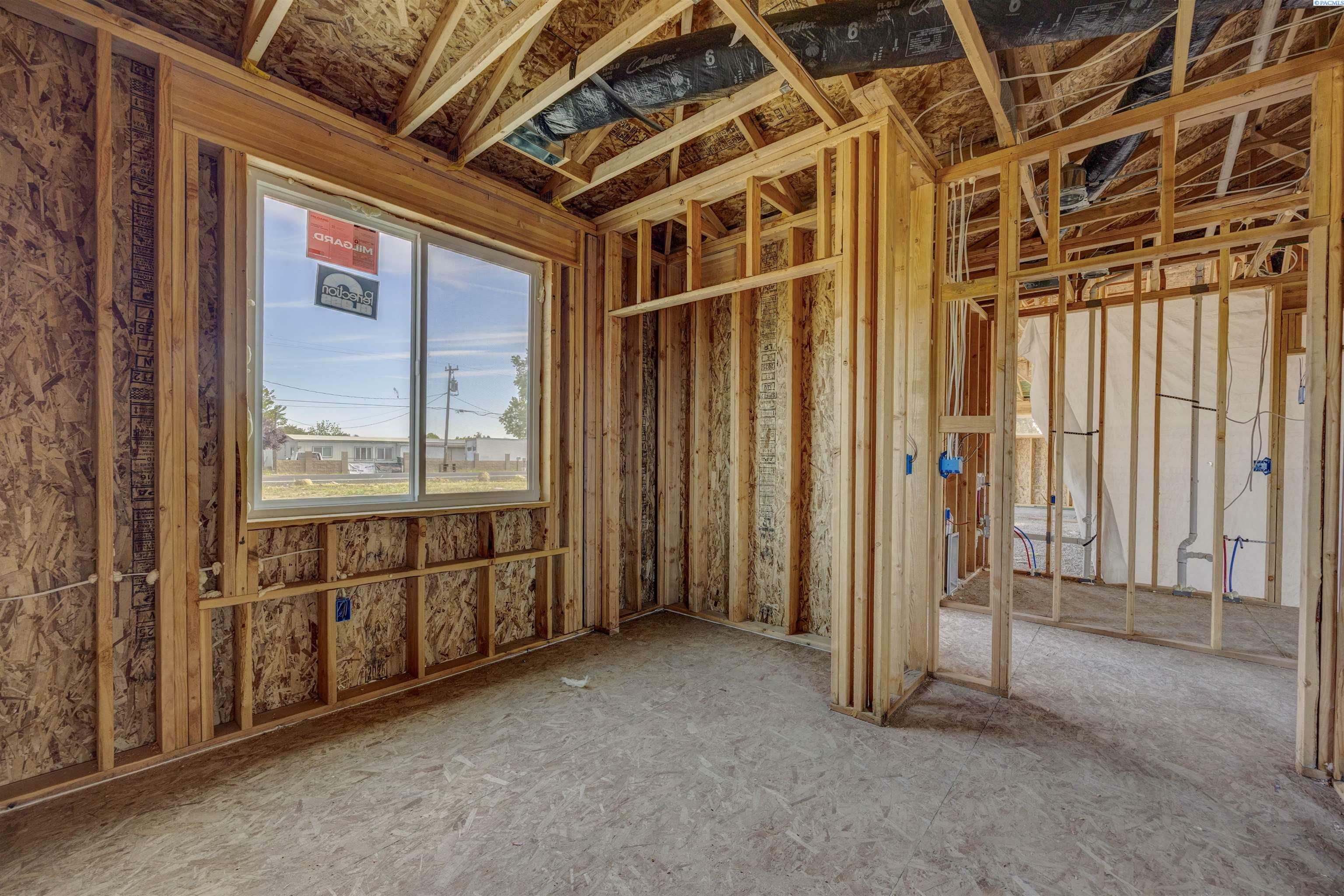 Property Photo: 205505 E Finley Rd WA 99337
