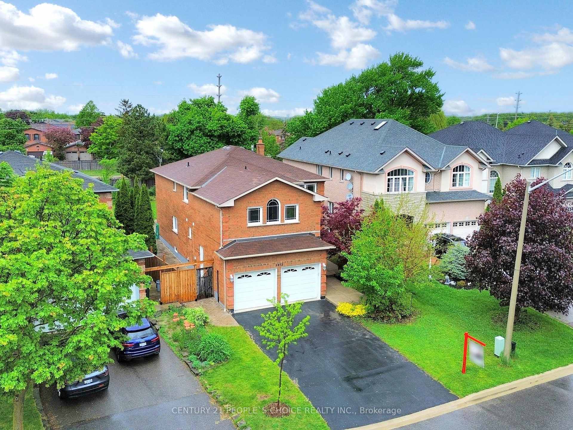 Property Photo: 5972 Aquarius Court ON L5M 4Z9