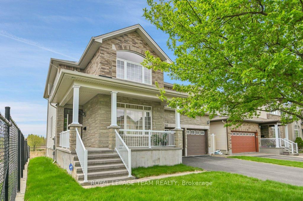 Photo de la propriété: 130 Winterhaven Drive ON K1W 0H4