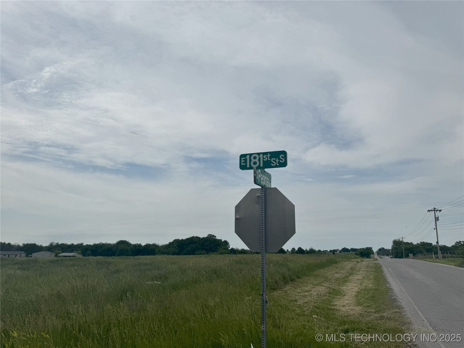 Property Photo: 18034 S Peoria Avenue OK 74047