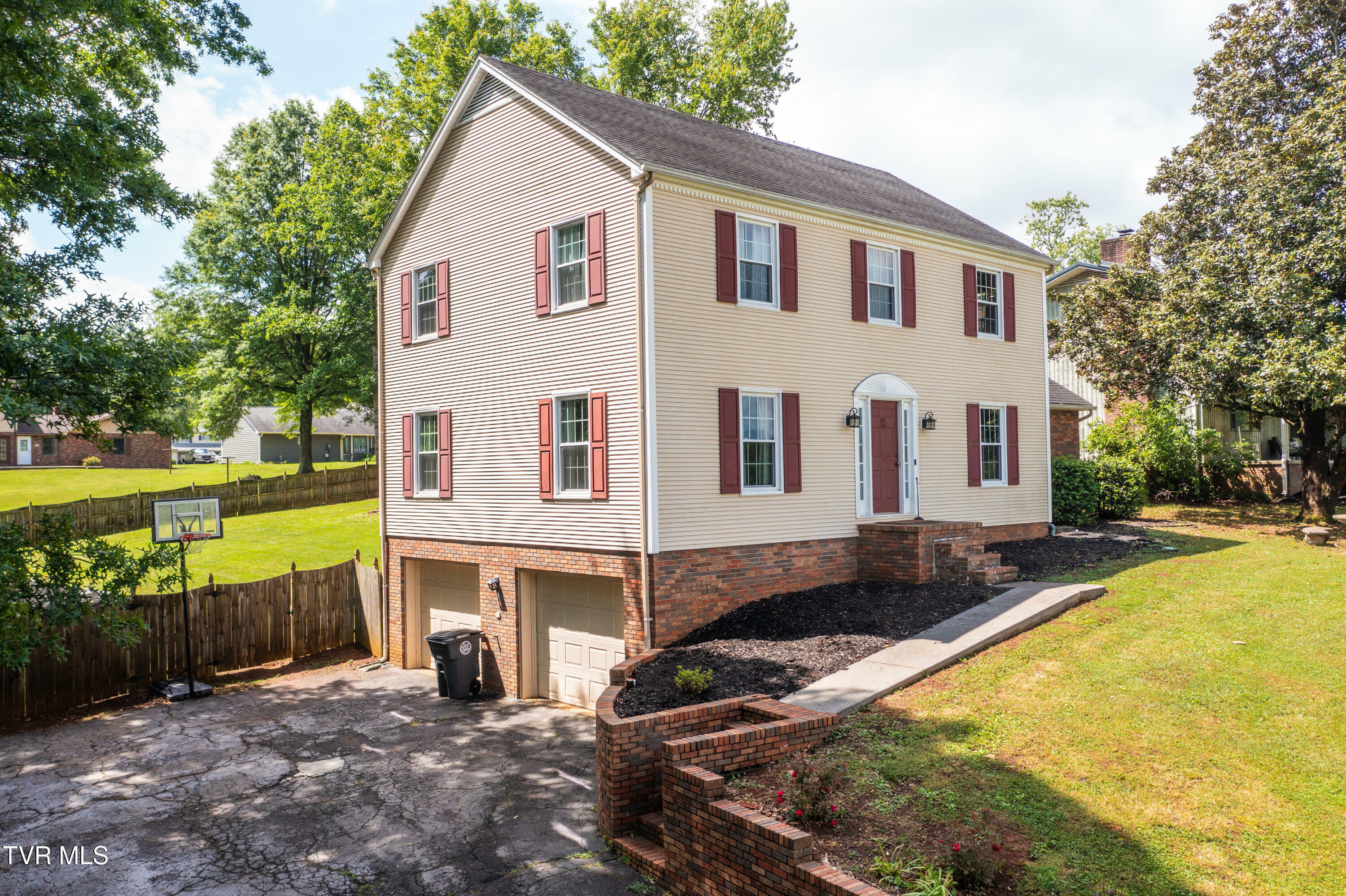 Property Photo: 1420 Ruthbrooke Drive TN 37645