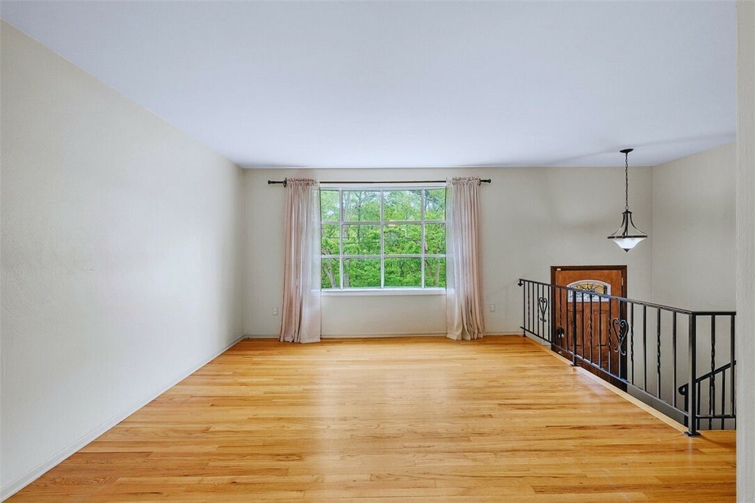 Property Photo: 8555 Roosevelt Boulevard PA 15237