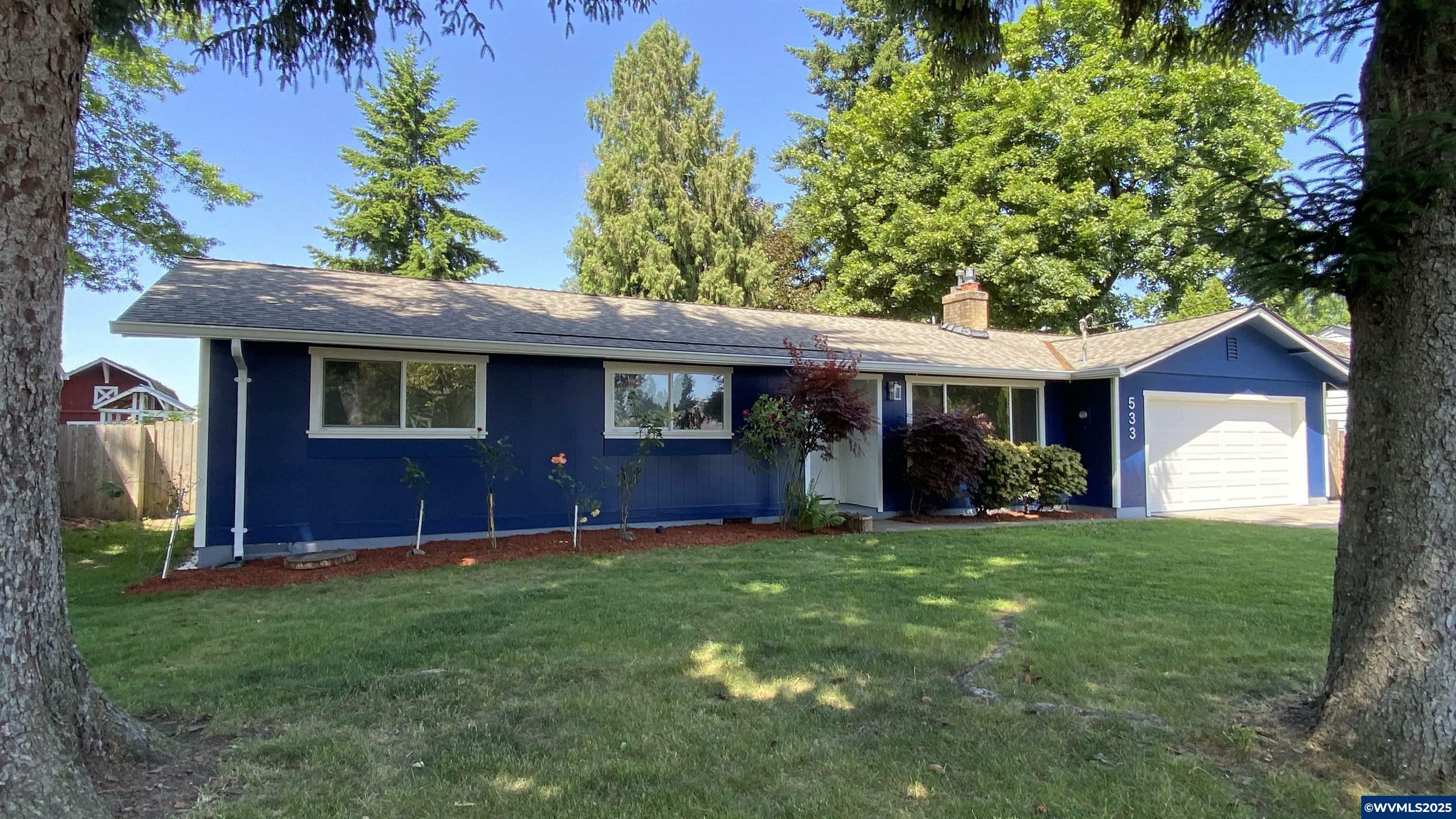 Property Photo: 533 Illinois Av NE OR 97301
