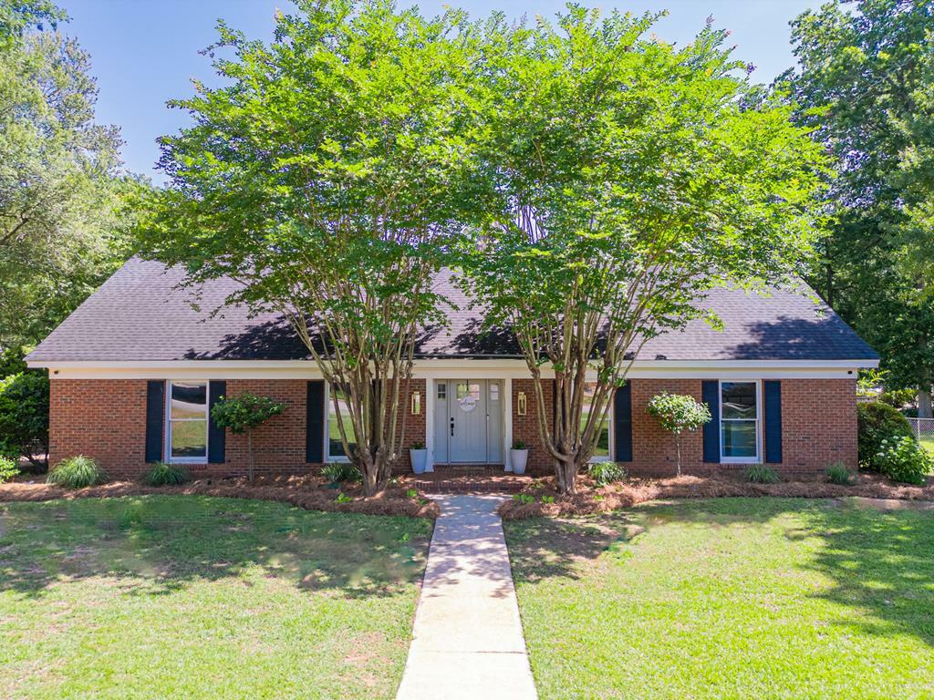 Property Photo: 2518 Kenilworth Drive GA 31707
