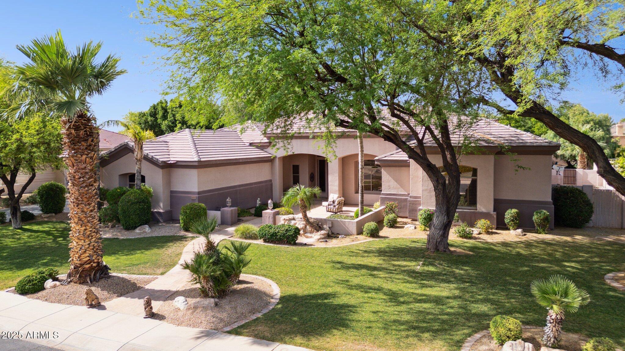 Property Photo: 6428 W Eugie Avenue AZ 85304
