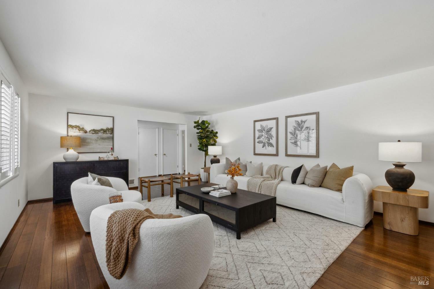 Property Photo: 305 N Almenar Drive CA 94904