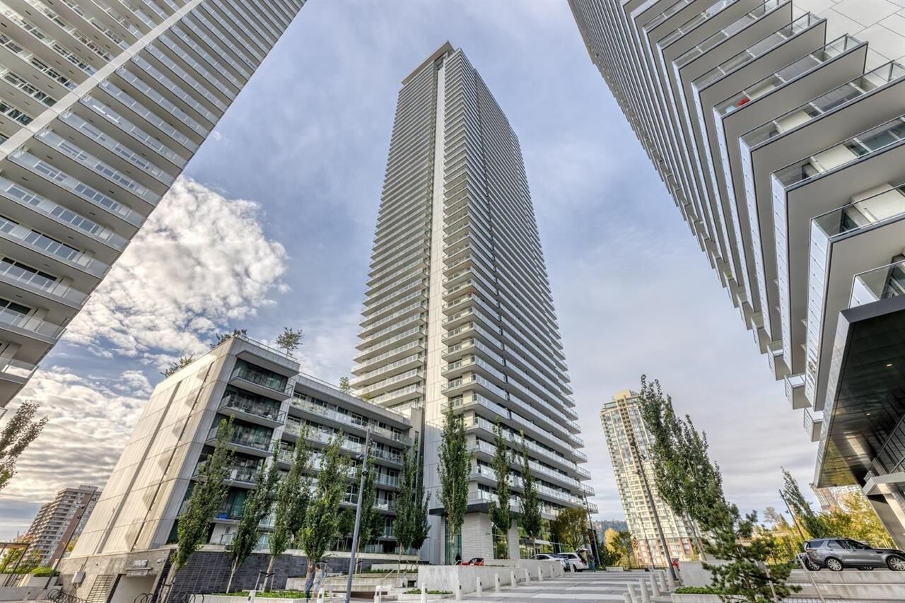 Property Photo: 3809 Evergreen Place 2710 BC V3J 0M1