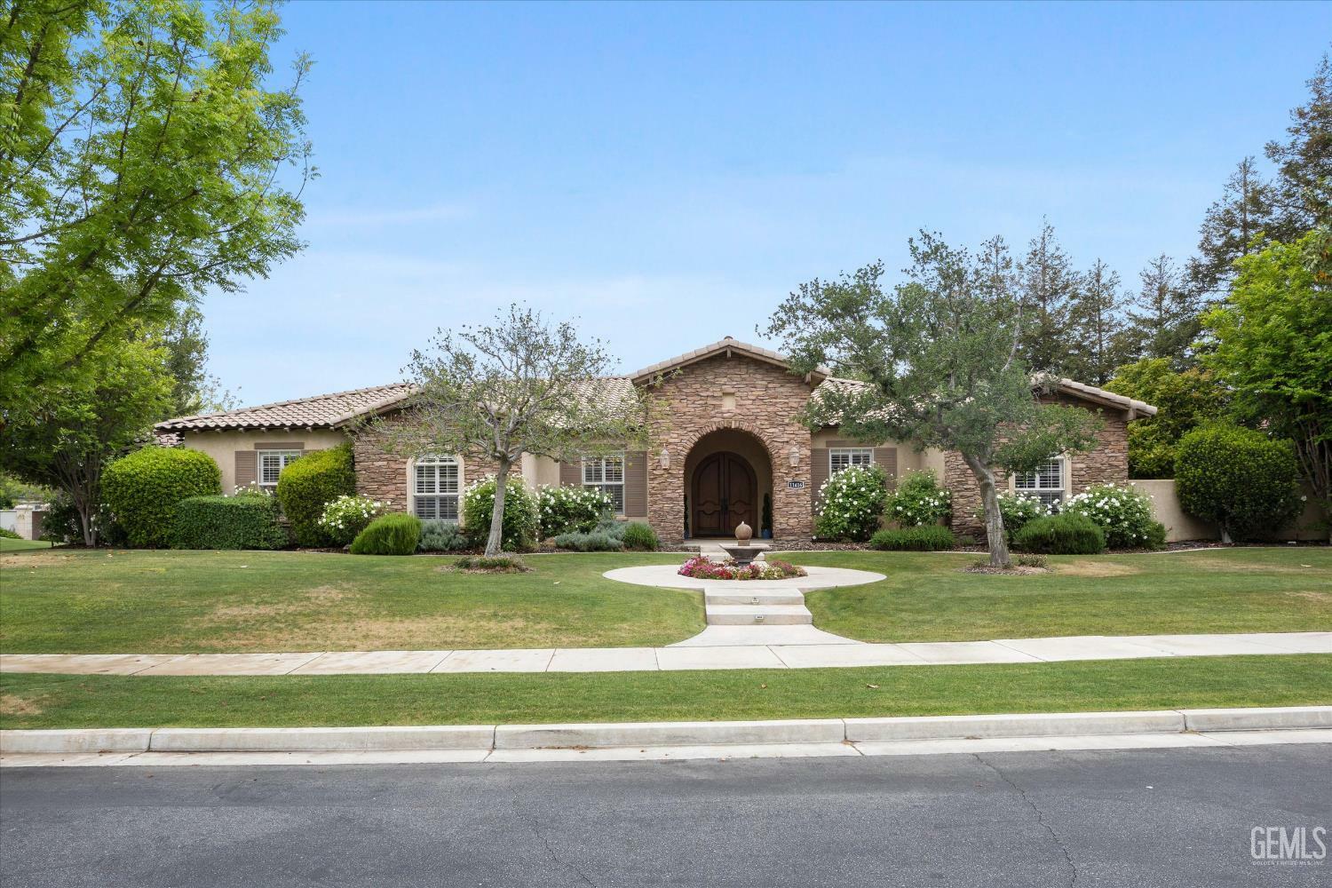 11416 Queensbury Drive  Bakersfield CA 93312 photo