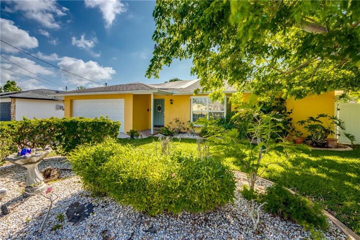 Property Photo:  5905 Untermeyer Ct  FL 33903 