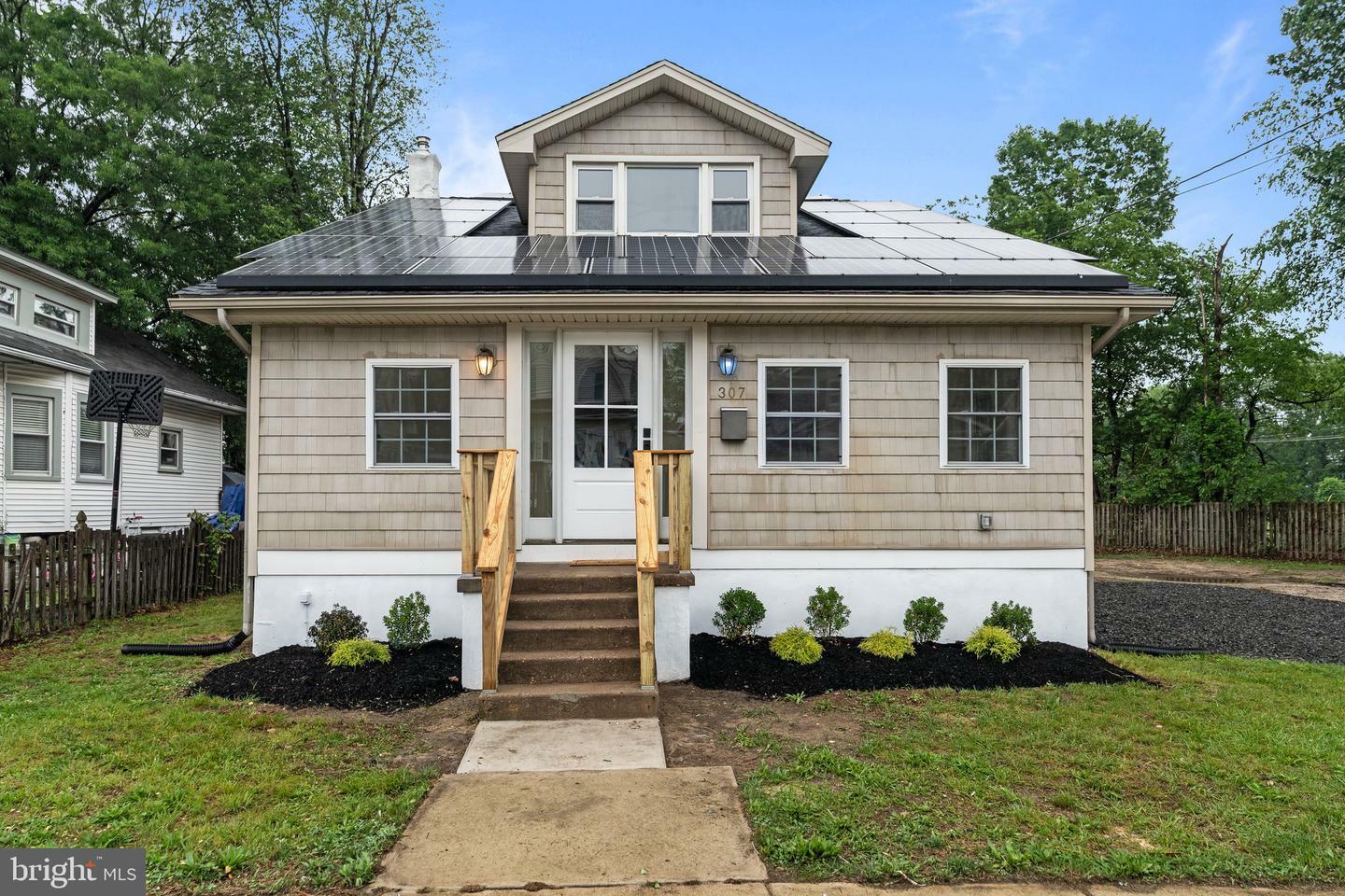 Property Photo:  307 Hazel Avenue  NJ 08093 