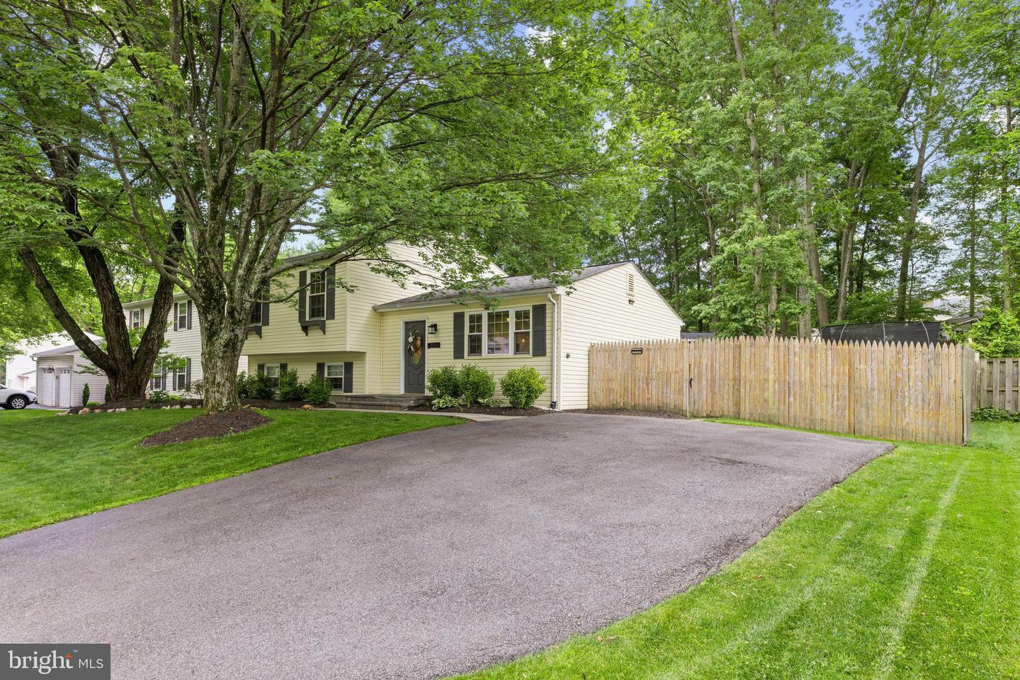 Property Photo: 9761 Turnbuckle Drive VA 22015