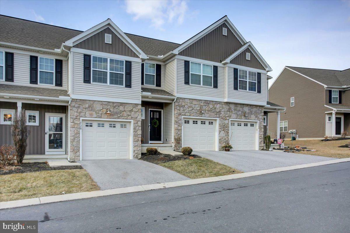 Property Photo: 1720 Fairbank Lane PA 17055