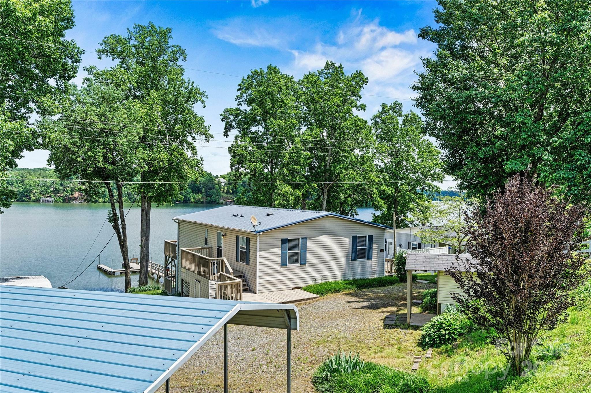 Property Photo: 4920 Longfield Street NC 28610