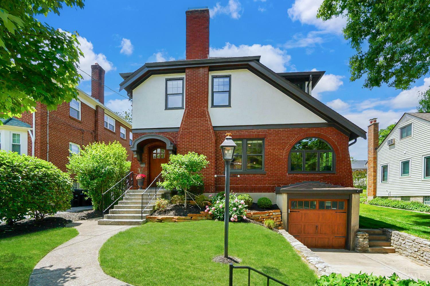 Property Photo: 915 Ellison Avenue OH 45226