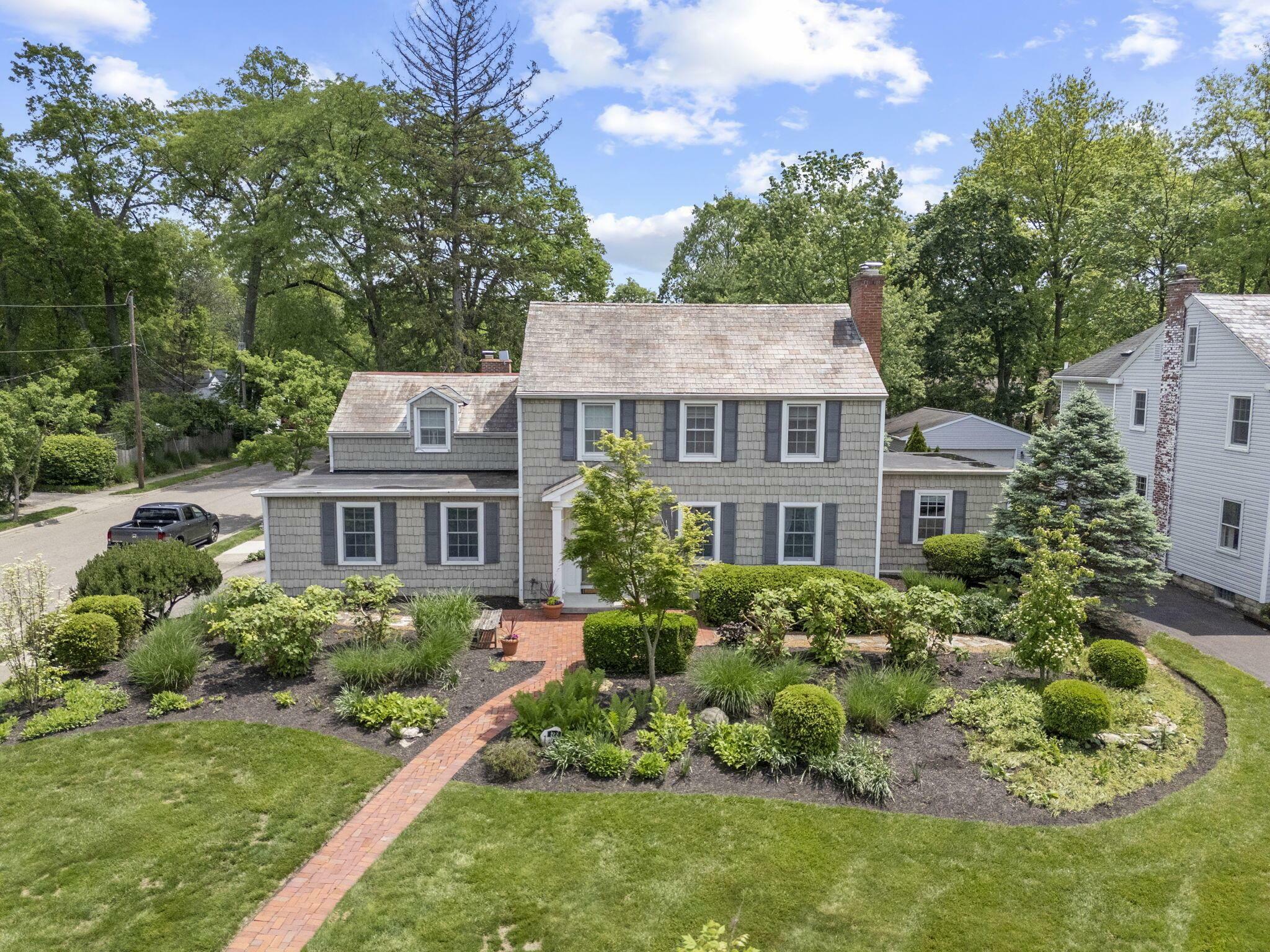Property Photo: 122 N Stanwood Road OH 43209