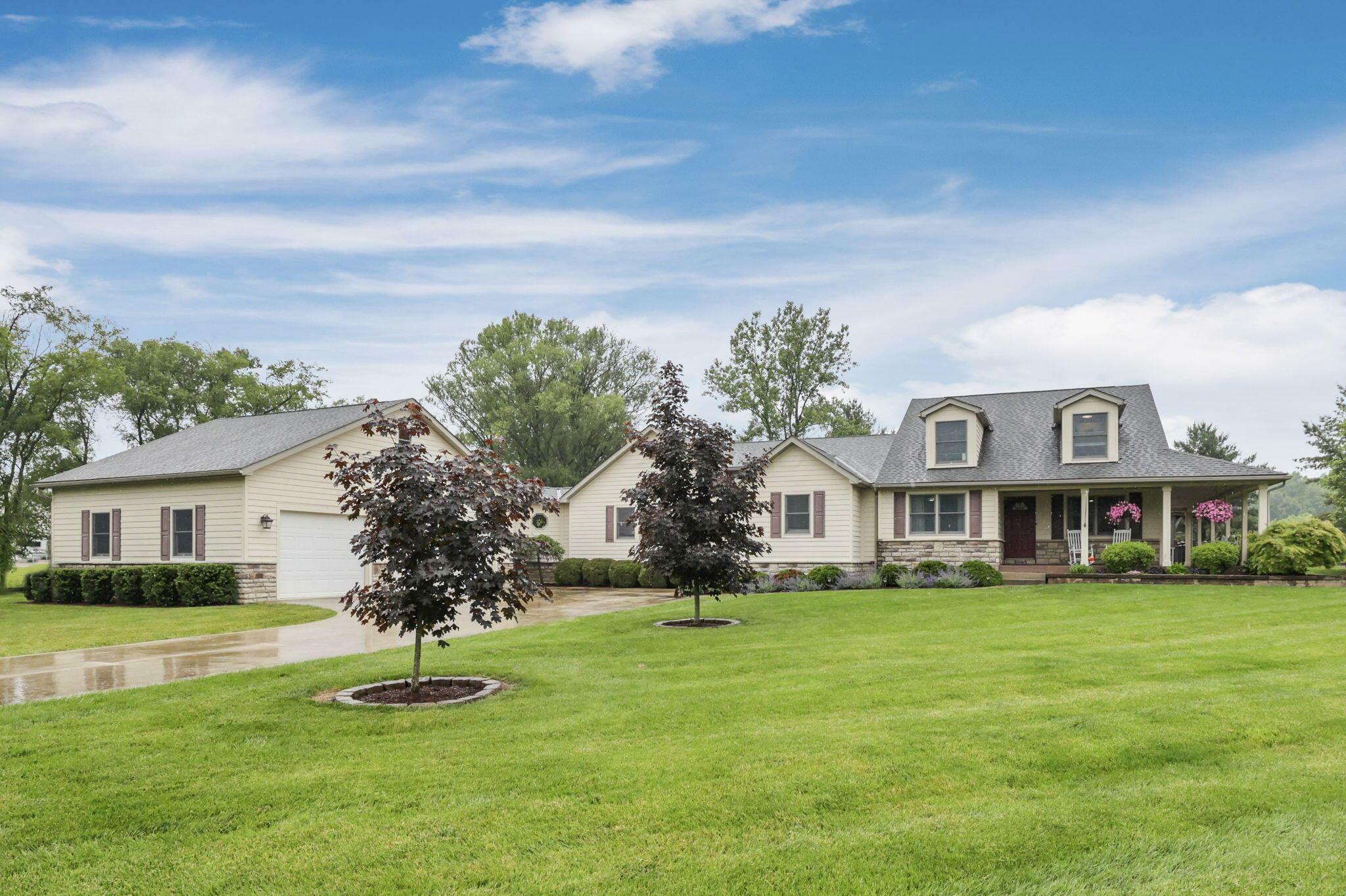 Property Photo:  8270 Windy Hollow Road  OH 43031 