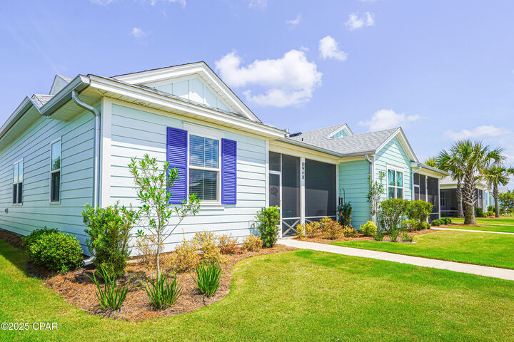 Property Photo:  8948 Coral Reef Way  FL 32413 