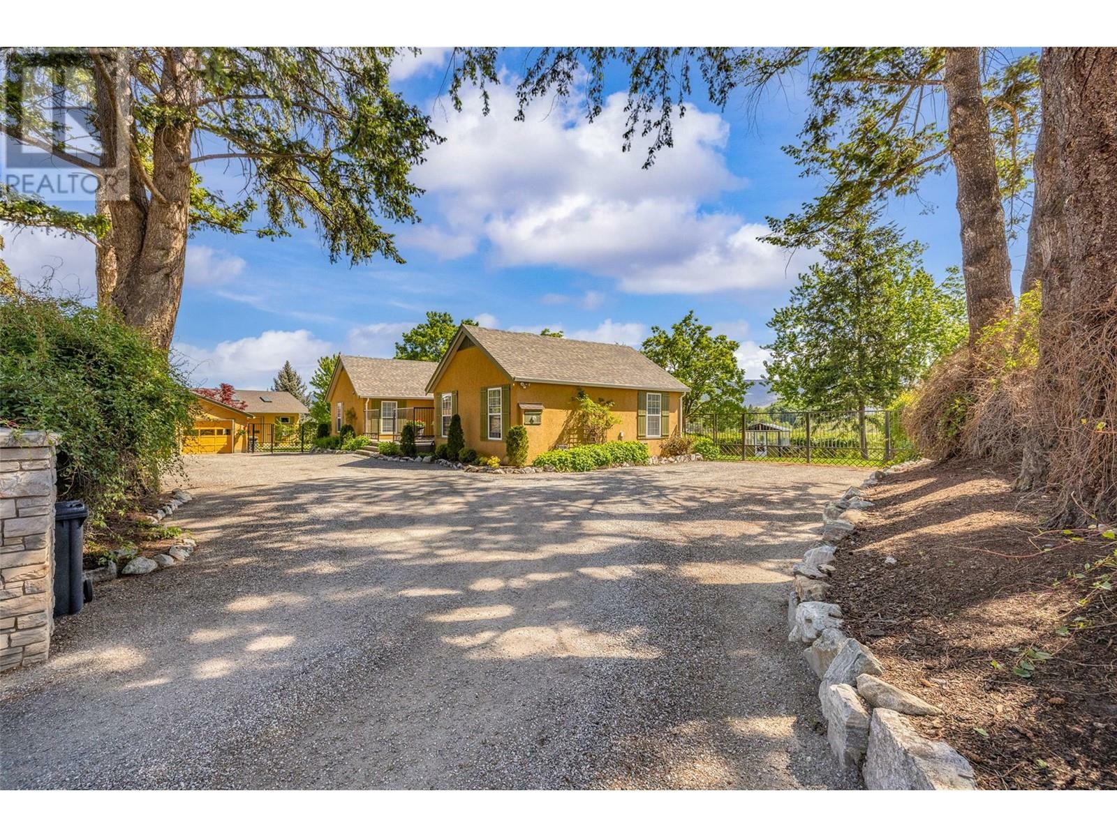 Photo de la propriété: 2430 Longhill Road BC V1V 2G3
