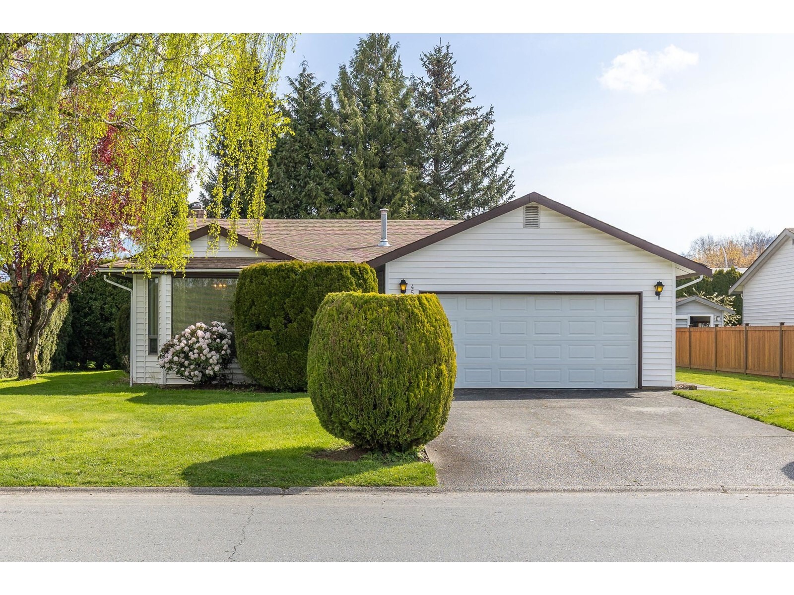 45061 Mountview Way  Chilliwack BC V2R 2P7 photo