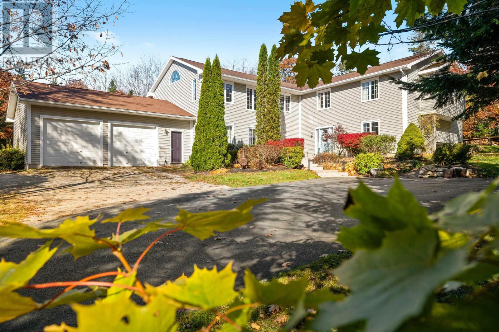 Property Photo: 6 Sherwood Drive NS B3Z 1G9