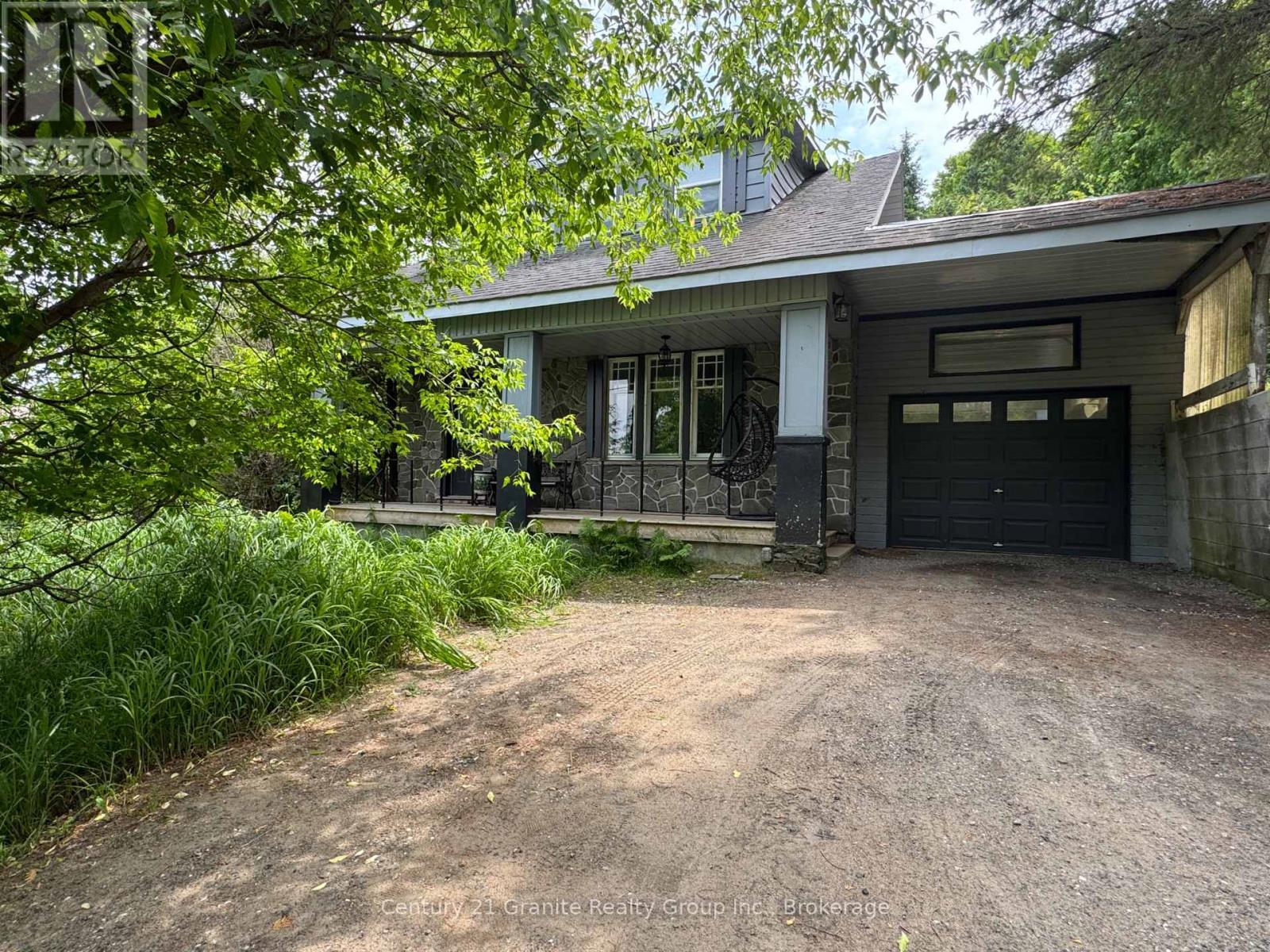 Property Photo:  690 Mountain Street  ON K0M 1S0 