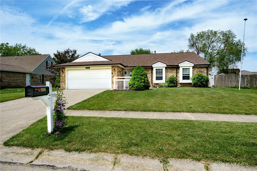 Property Photo: 5909 Timbergate Trail OH 45424