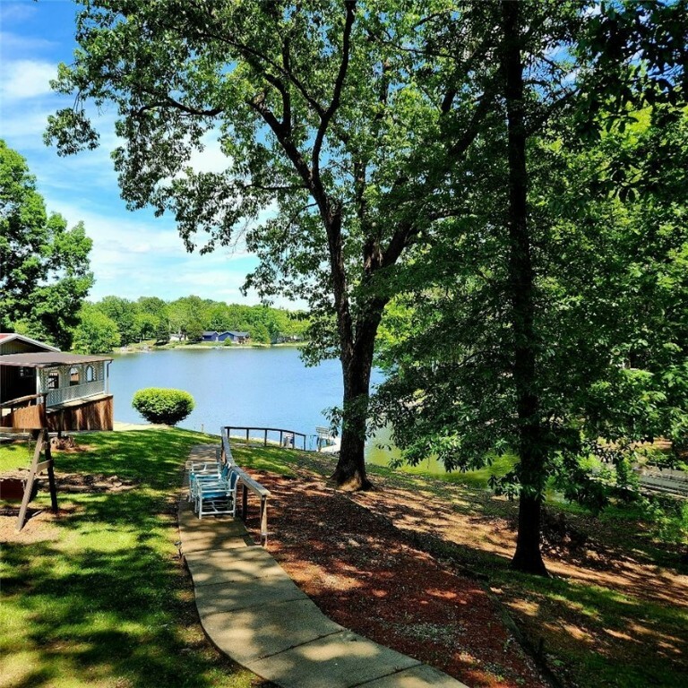 Property Photo: 15 Oak Tree Lane IL 62557