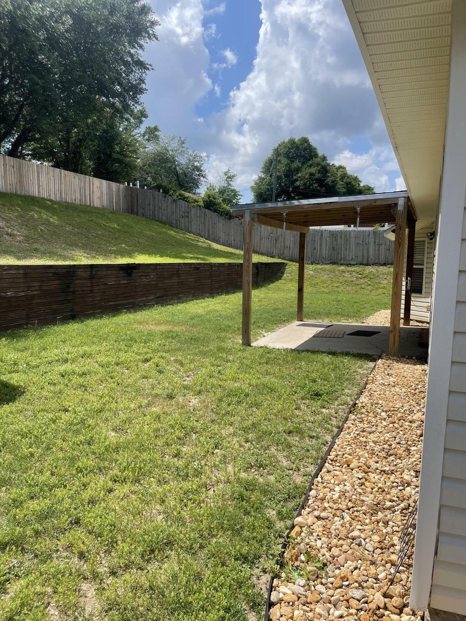 Property Photo: 437 Hatchee Dr Drive FL 32536