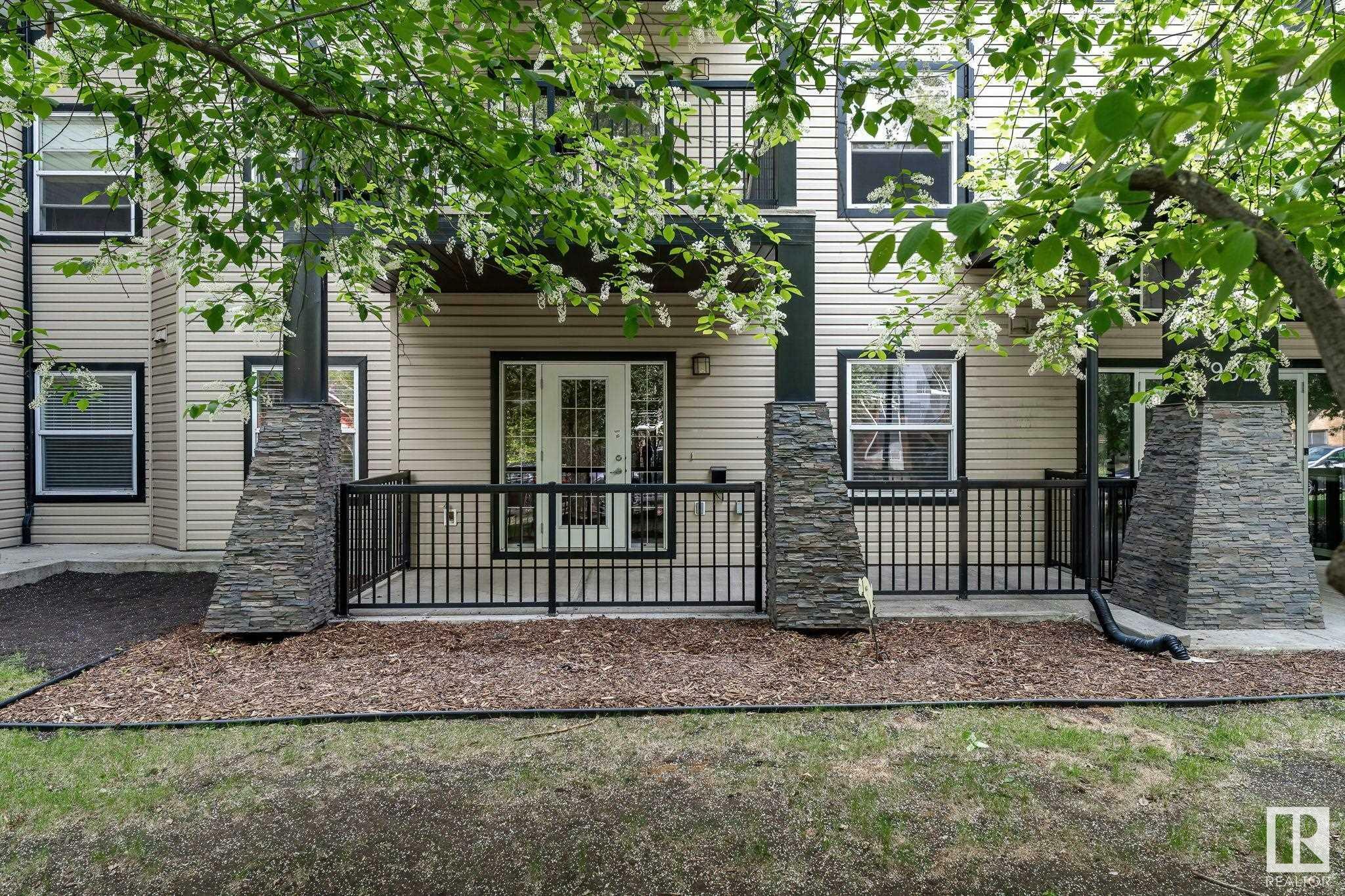 Property Photo: 9927 79 Avenue NW 101 AB T6E 1R3