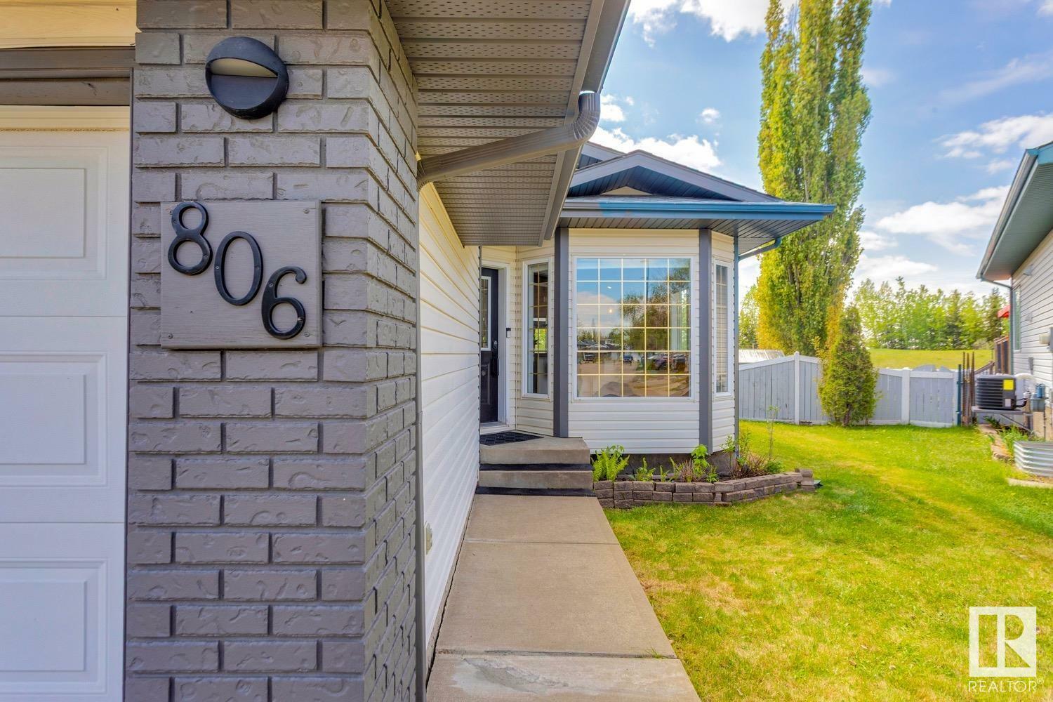 Property Photo: 806 118A Street NW AB T6J 6Z9