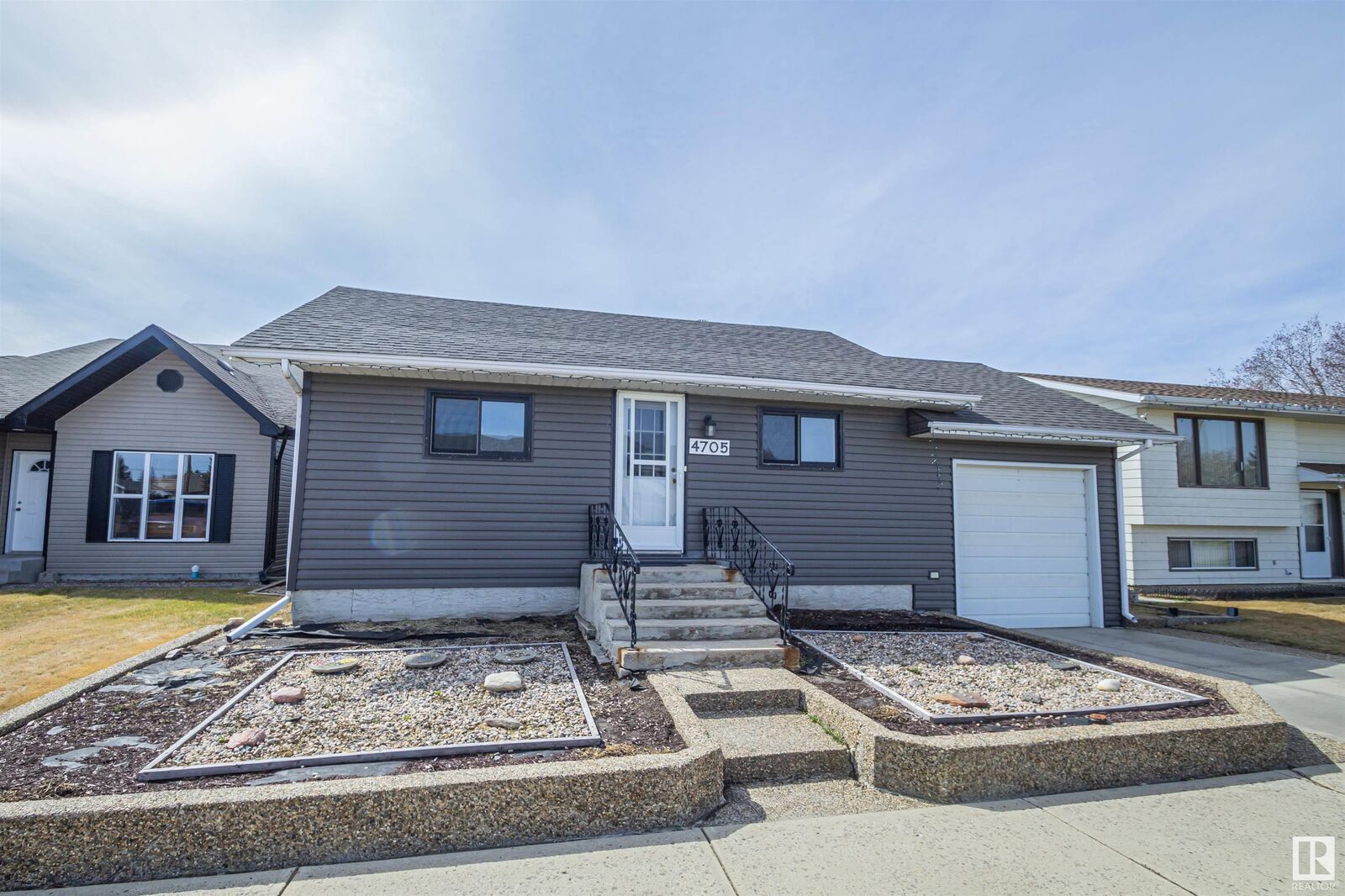 Photo de la propriété:  4705 45 Ave  AB T0A 3A3 
