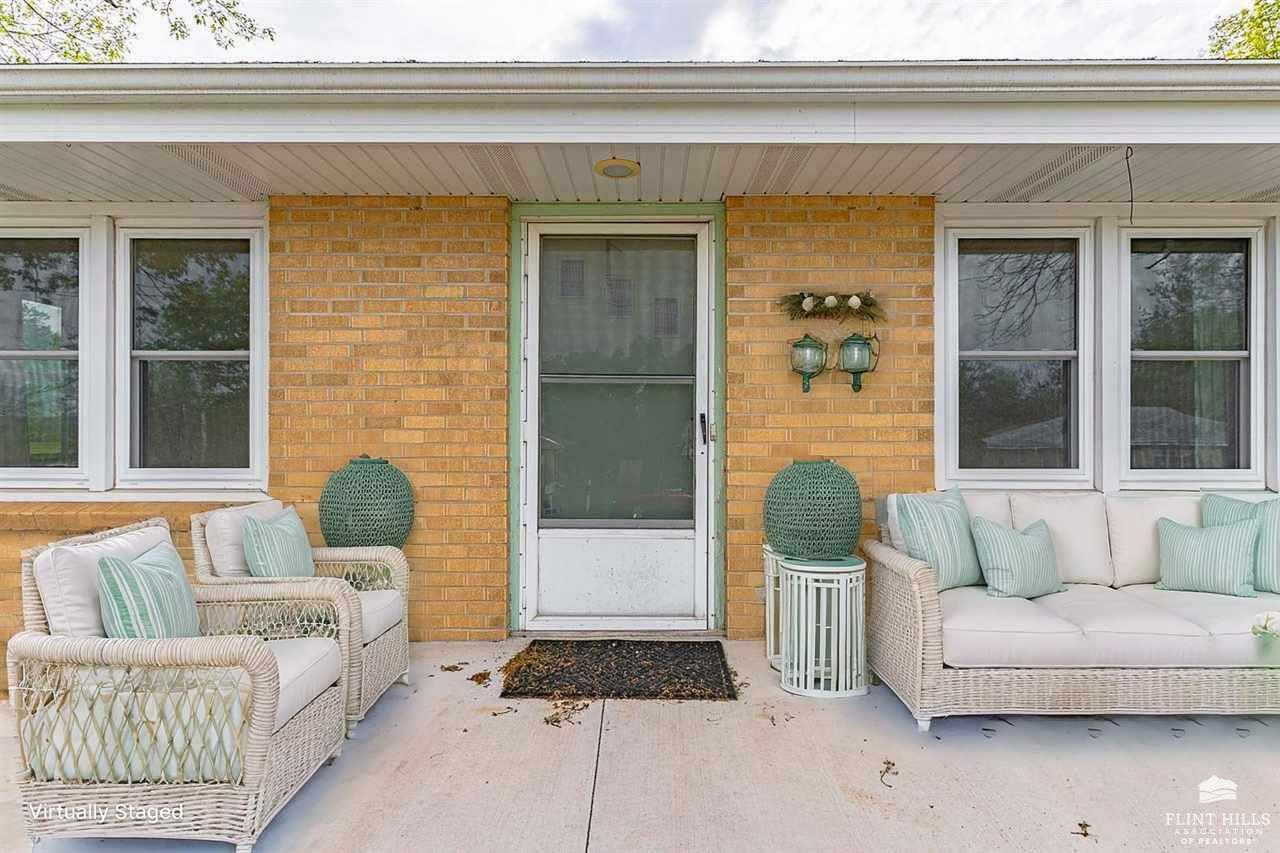 Property Photo: 324 Ridge Drive KS 66502