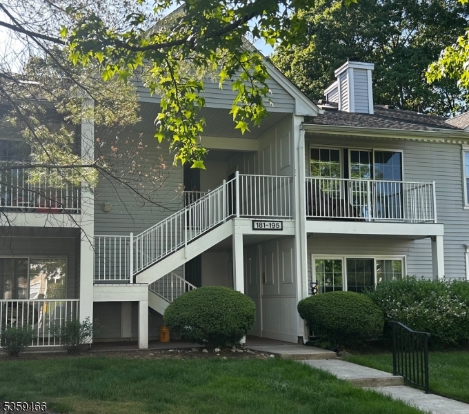 Property Photo: 183 Lindsey Ct 183 NJ 08823
