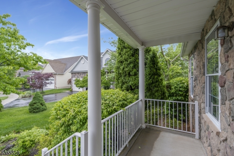 Property Photo:  9 Apgar Ct  NJ 08822 