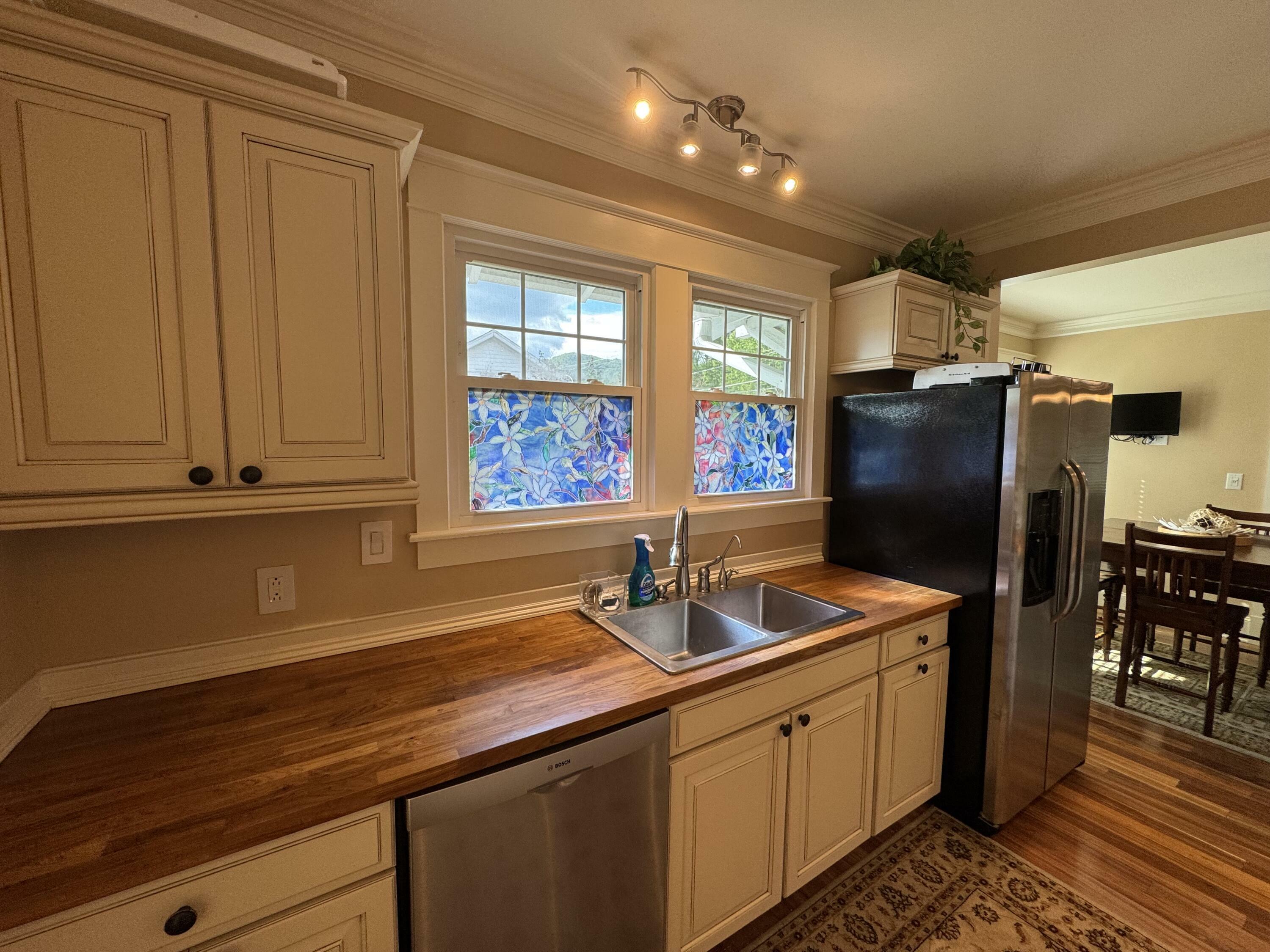 Property Photo: 218 Greenbrier Avenue WV 24986