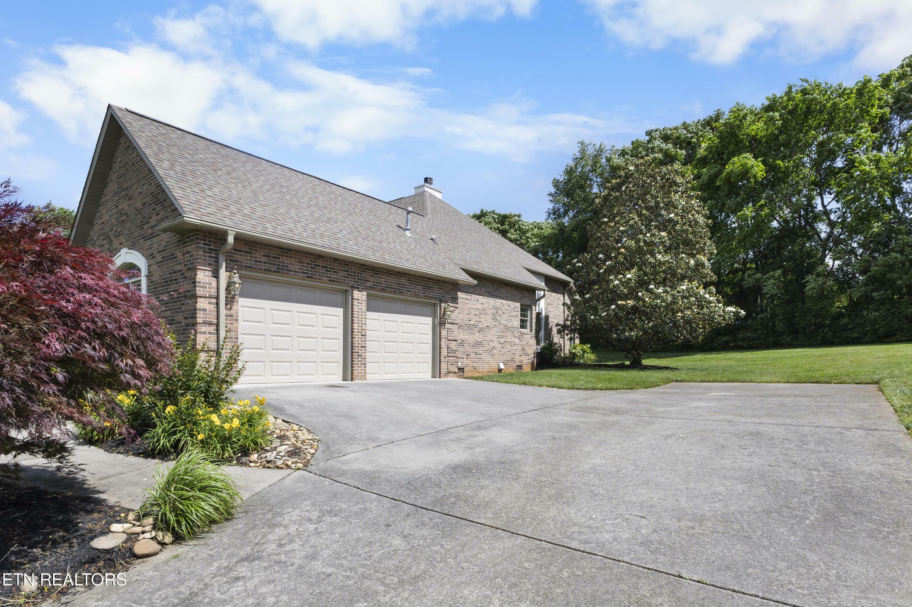 Property Photo: 7320 Meadow Creek Tr TN 37931