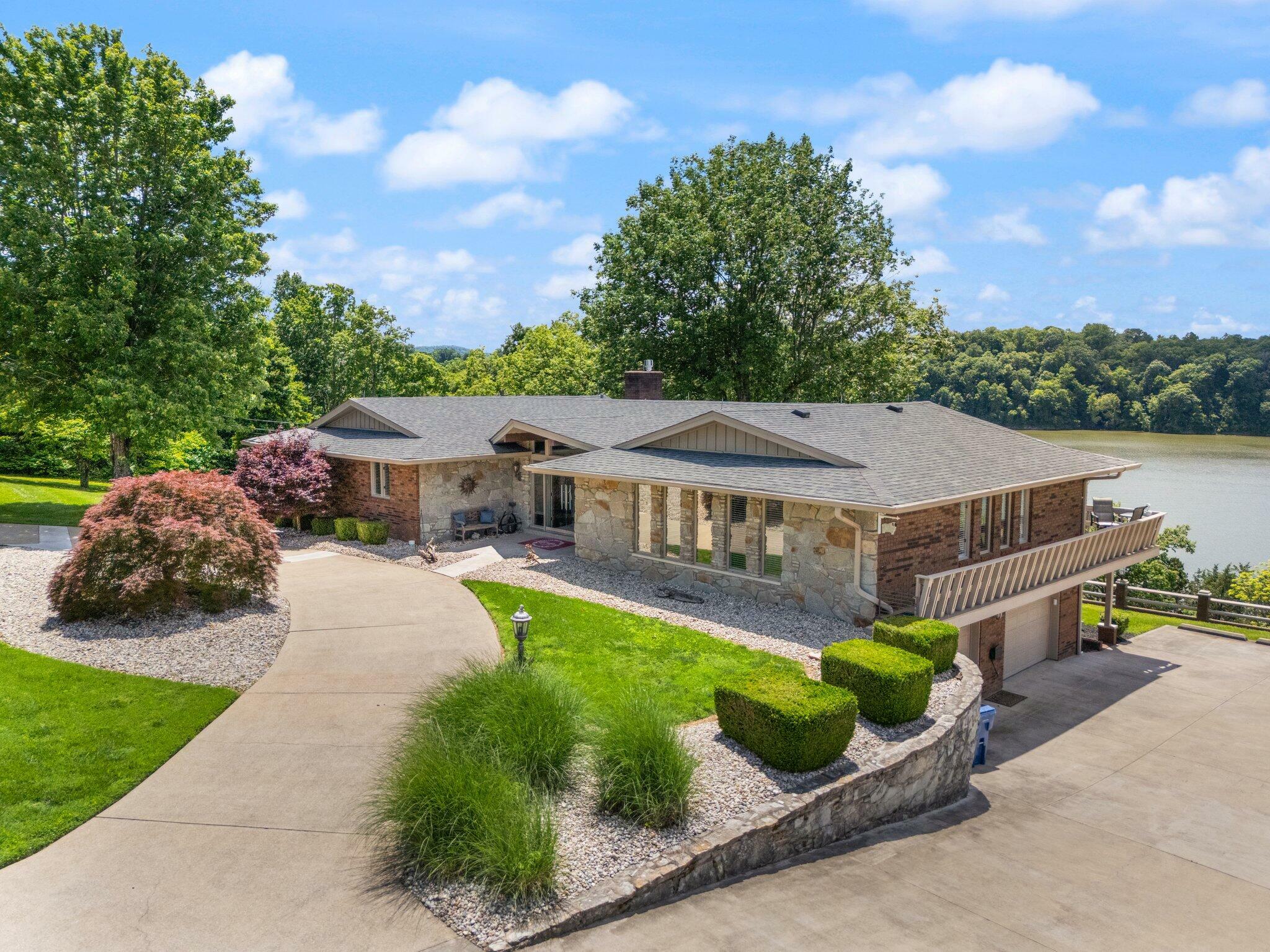 Property Photo: 275 Lakeview Drive KY 42503