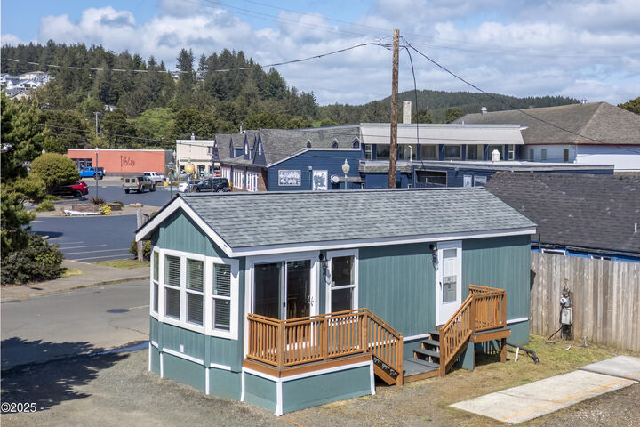 Property Photo:  1015 SW 51st Street 9  OR 97367 