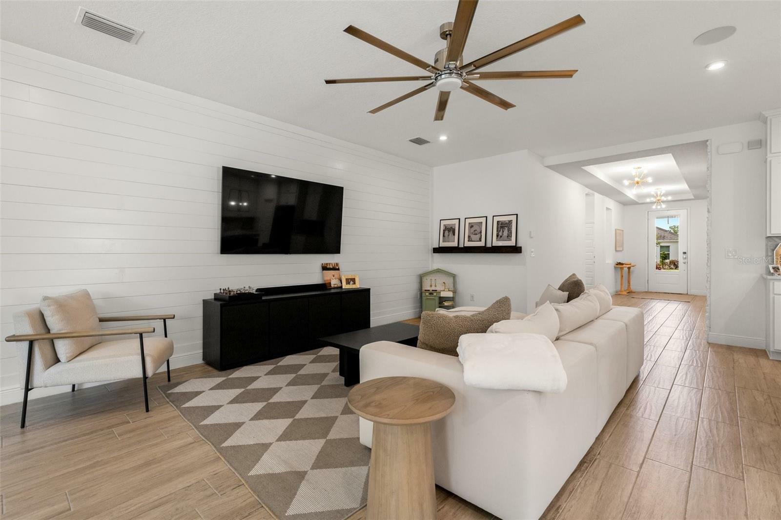 Property Photo: 5412 Silver Sun Drive FL 33572