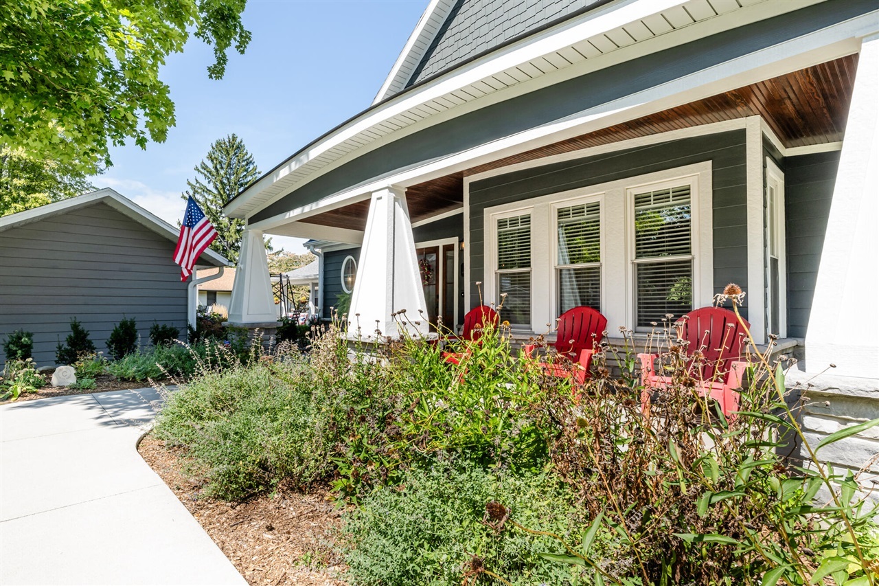 Property Photo: 7881 Lakewood Drive MI 49038-9635