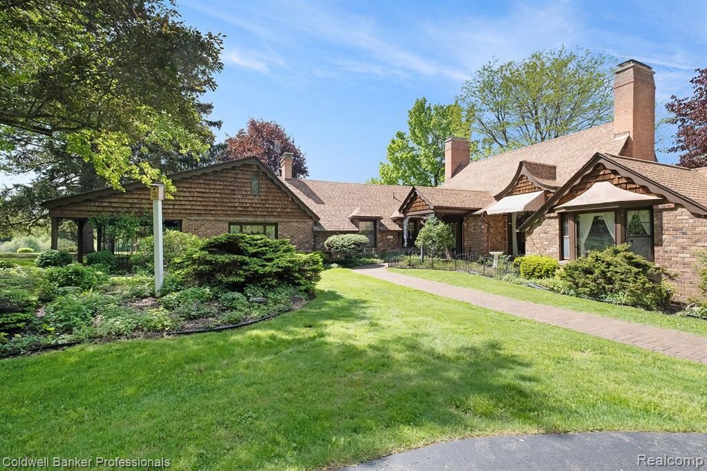 Property Photo: 2103 E Newark Road MI 48446 9473