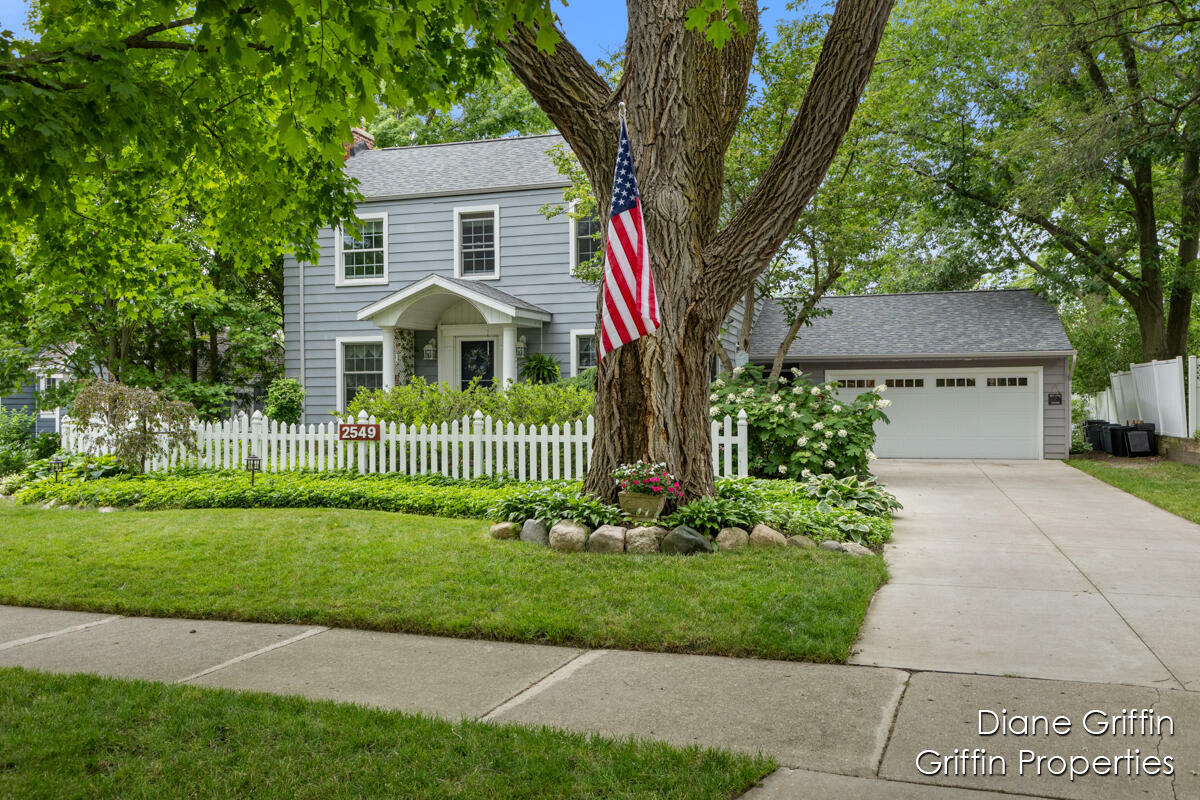 Property Photo: 2549 Beechwood Drive SE MI 49506