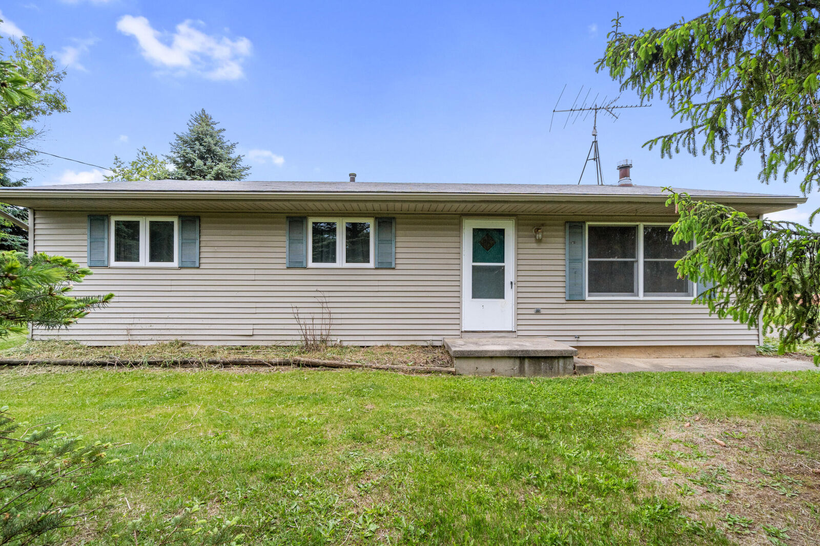 Property Photo: 1080 Harper Road MI 48854