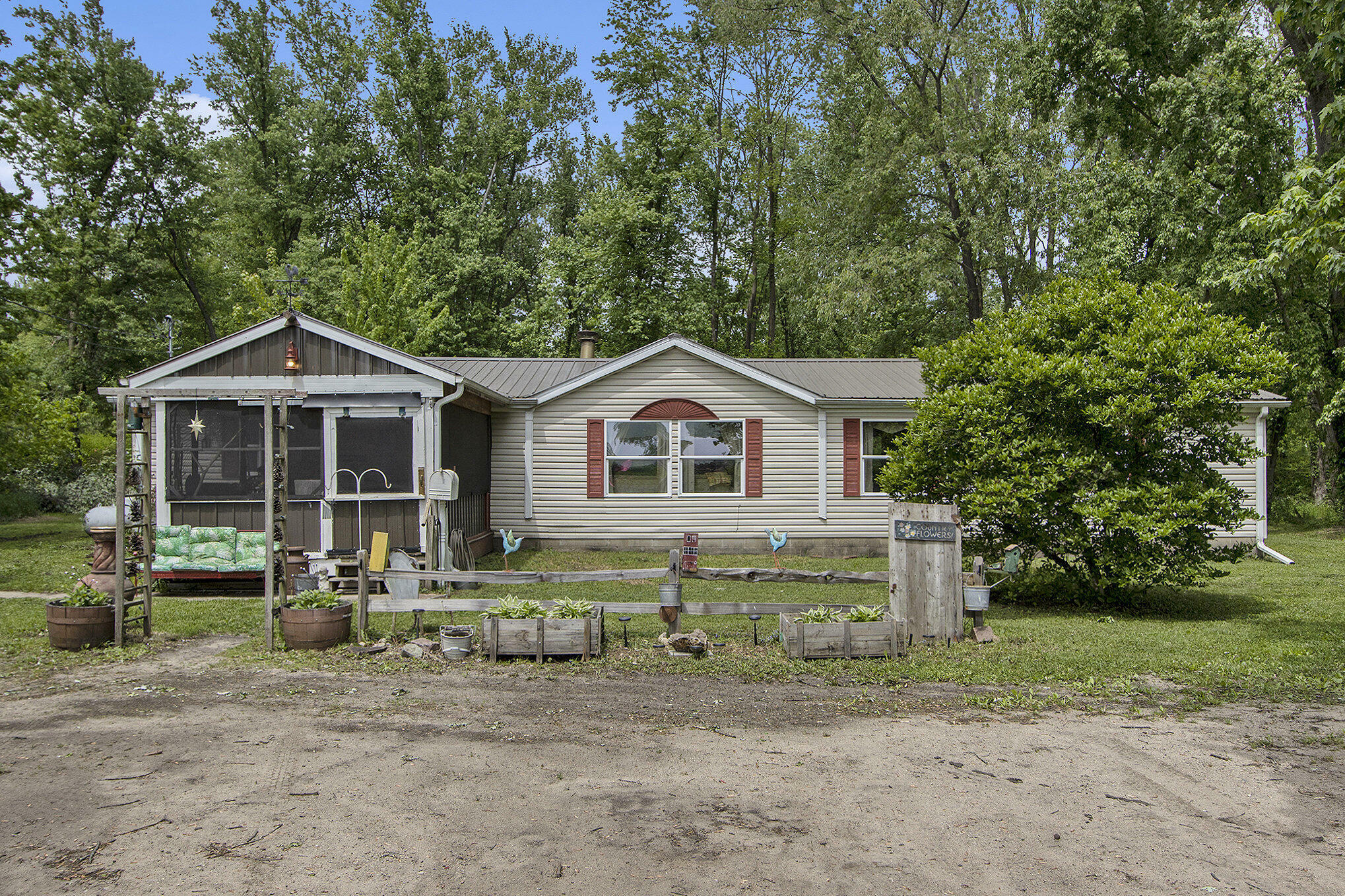 Property Photo: 73590 County Road 665 MI 49065