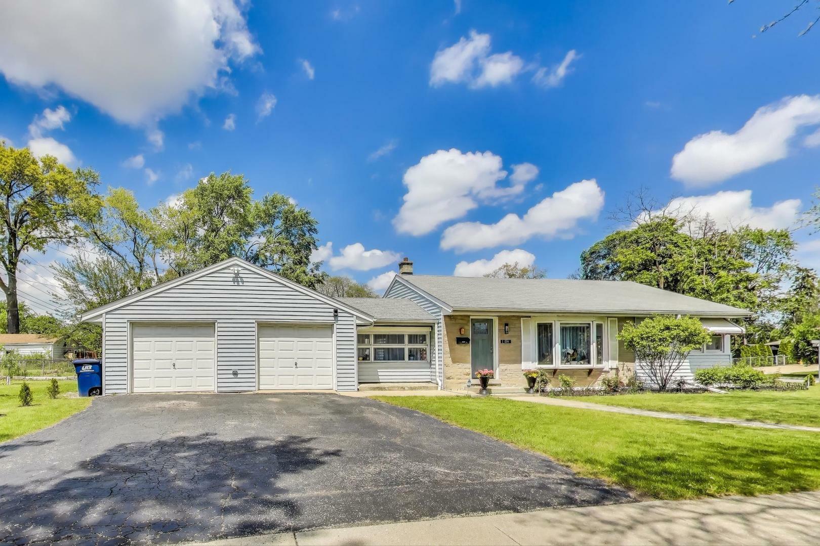 Property Photo: 1394 Carol Lane IL 60018