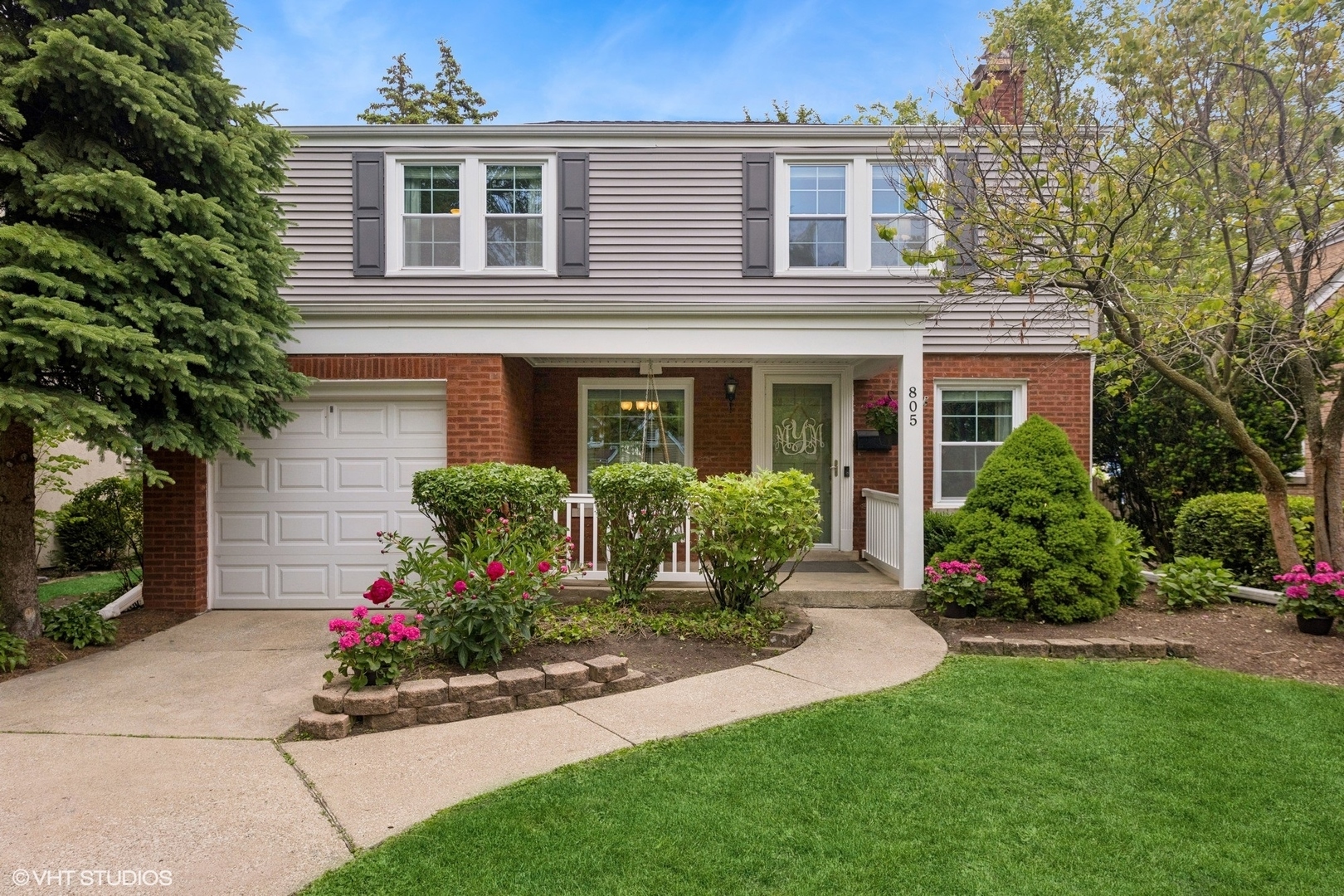 Property Photo: 805 Forest Road IL 60526